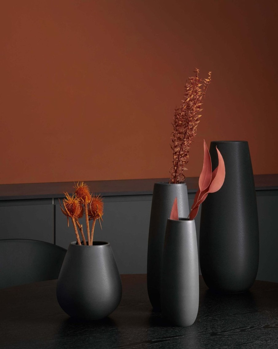 Interior ease | Vase, Black Iron Ease