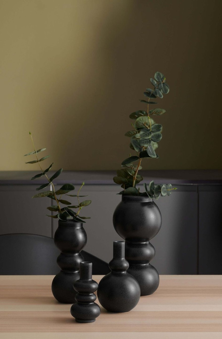 Interior como | Vase, Black Iron Como