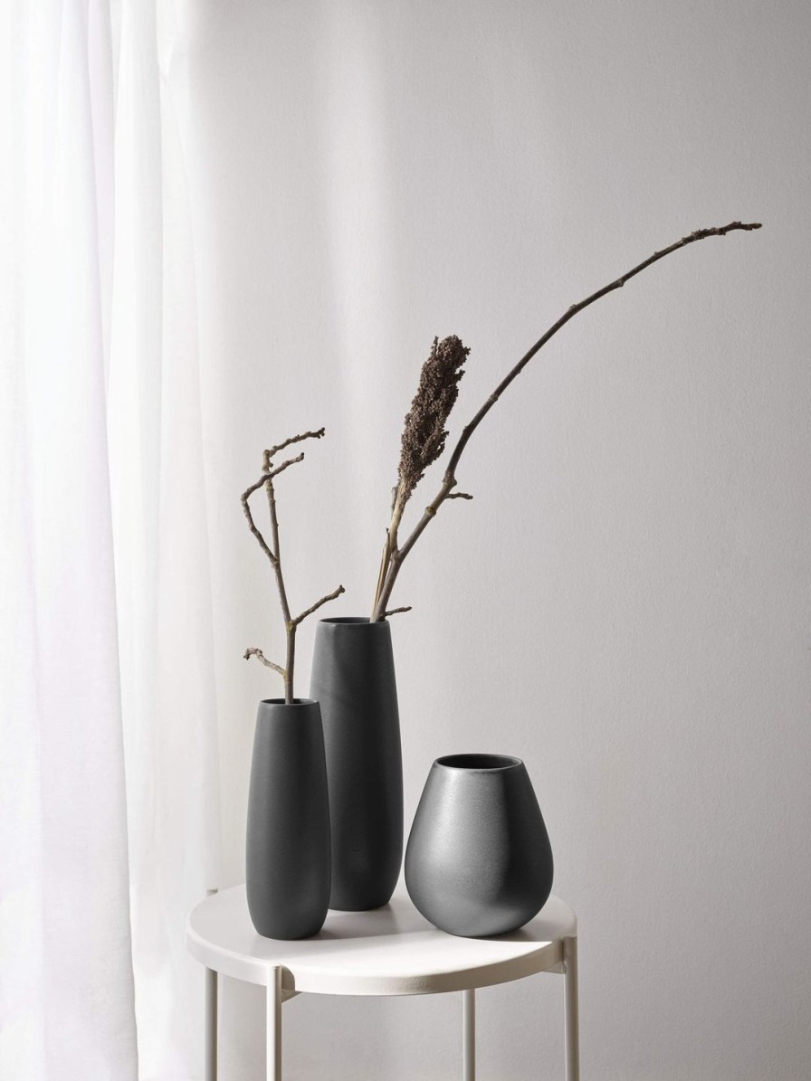 Interior ease | Vase, Black Iron Ease